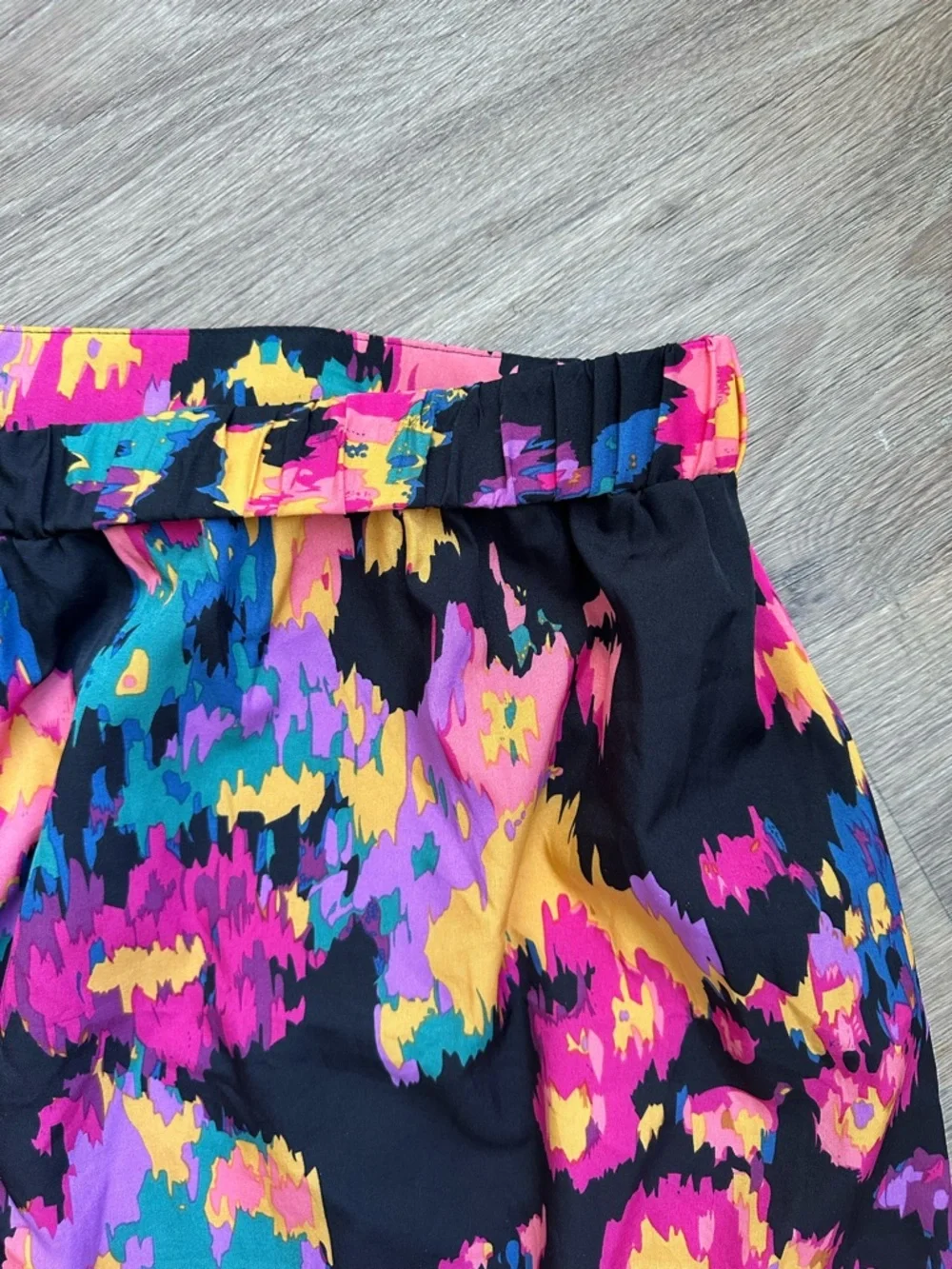 High-Waisted Abstract Floral Midi Skirt Size L - Picture 5 of 9